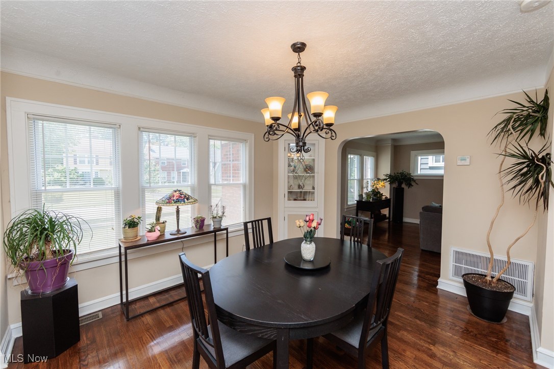 2199 Barrington Road Cleveland, OH 44118 - Photo 7 of 50