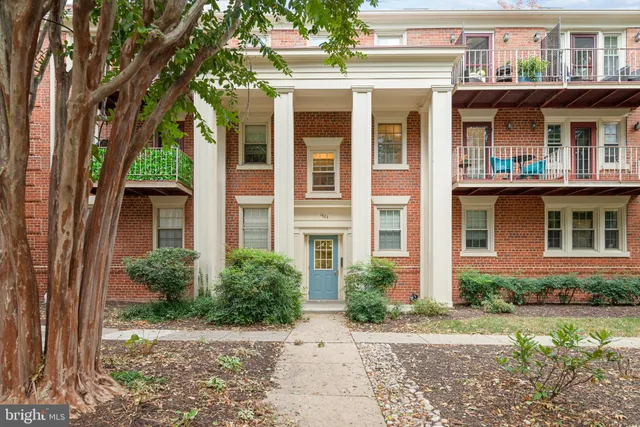 $415,000 | 1403 East Abingdon Drive, Unit 6, Alexandria, VA 22314