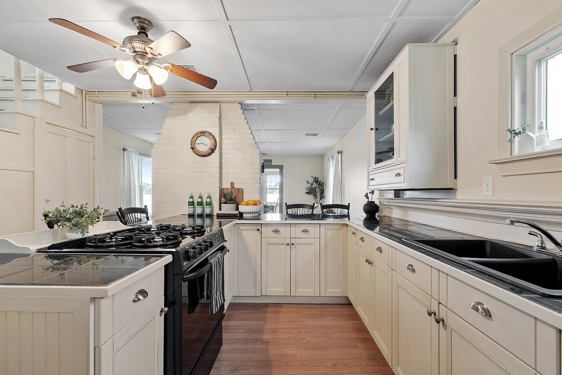 9 North Shore Road Derry, NH 03038 - Photo 5 of 40
