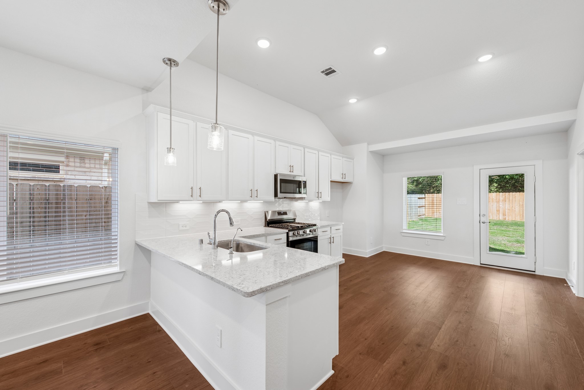 20518 Draper Road Tomball, TX 77377 - Photo 8 of 46