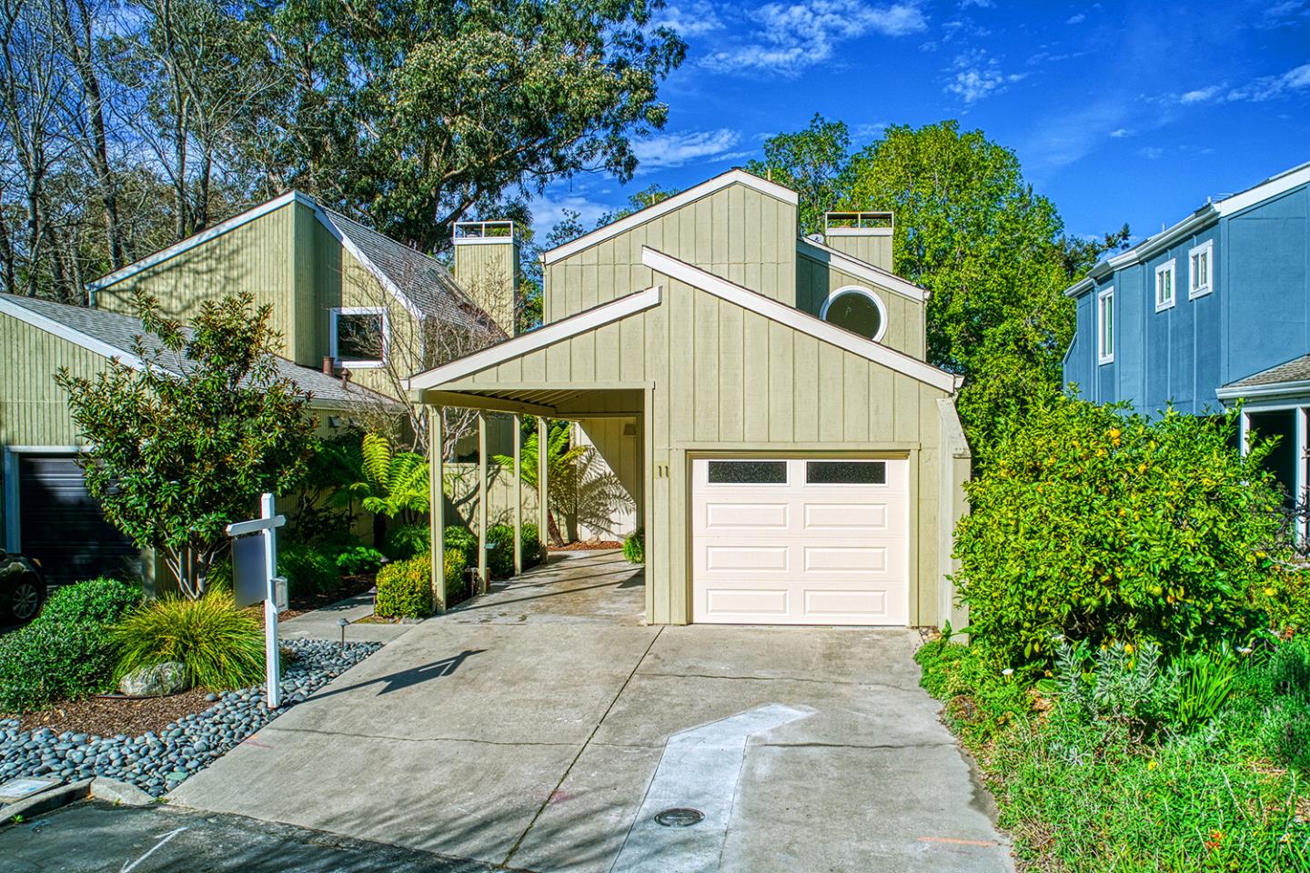 11 Berkeley Court Santa Cruz, CA 95062 - Photo 8 of 50 a house view with a outdoor space