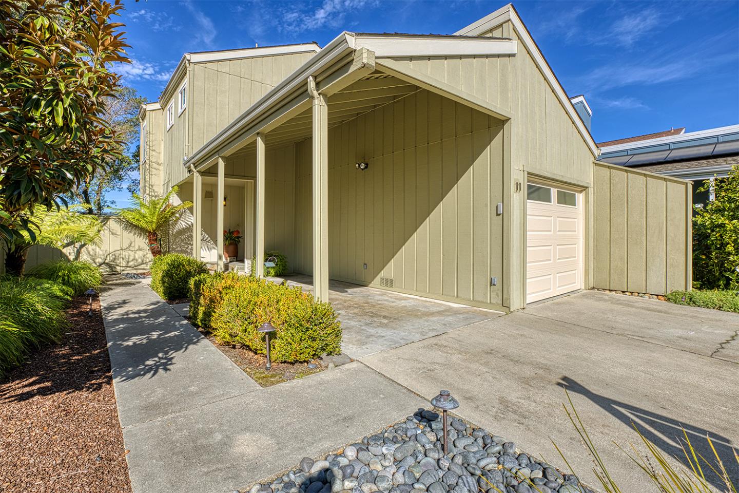11 Berkeley Court Santa Cruz, CA 95062 - Photo 9 of 50 a view of a house