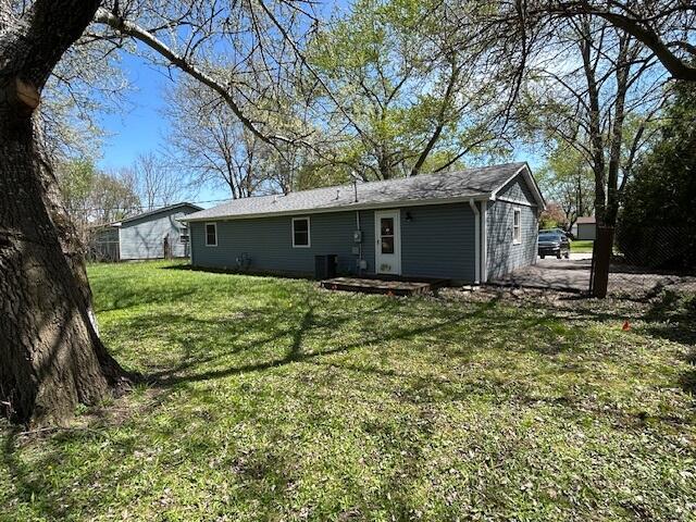 443 Nantucket Road Valparaiso, IN 46385 - Photo 2 of 11 640x480