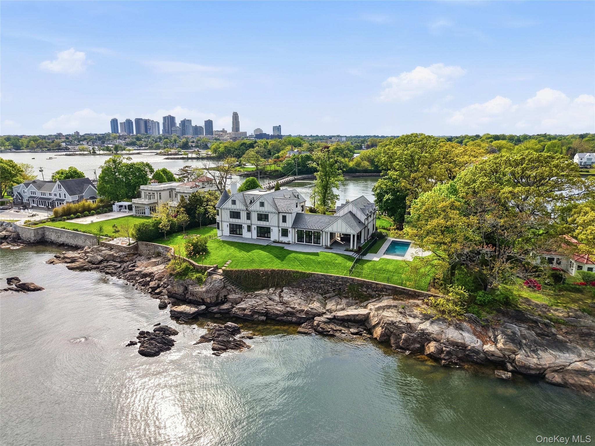 104 Premium Point Larchmont, NY 10538 - Photo 2 of 44
