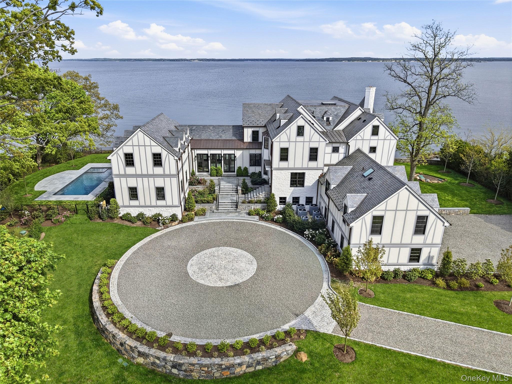 104 Premium Point Larchmont, NY 10538 - Photo 3 of 44