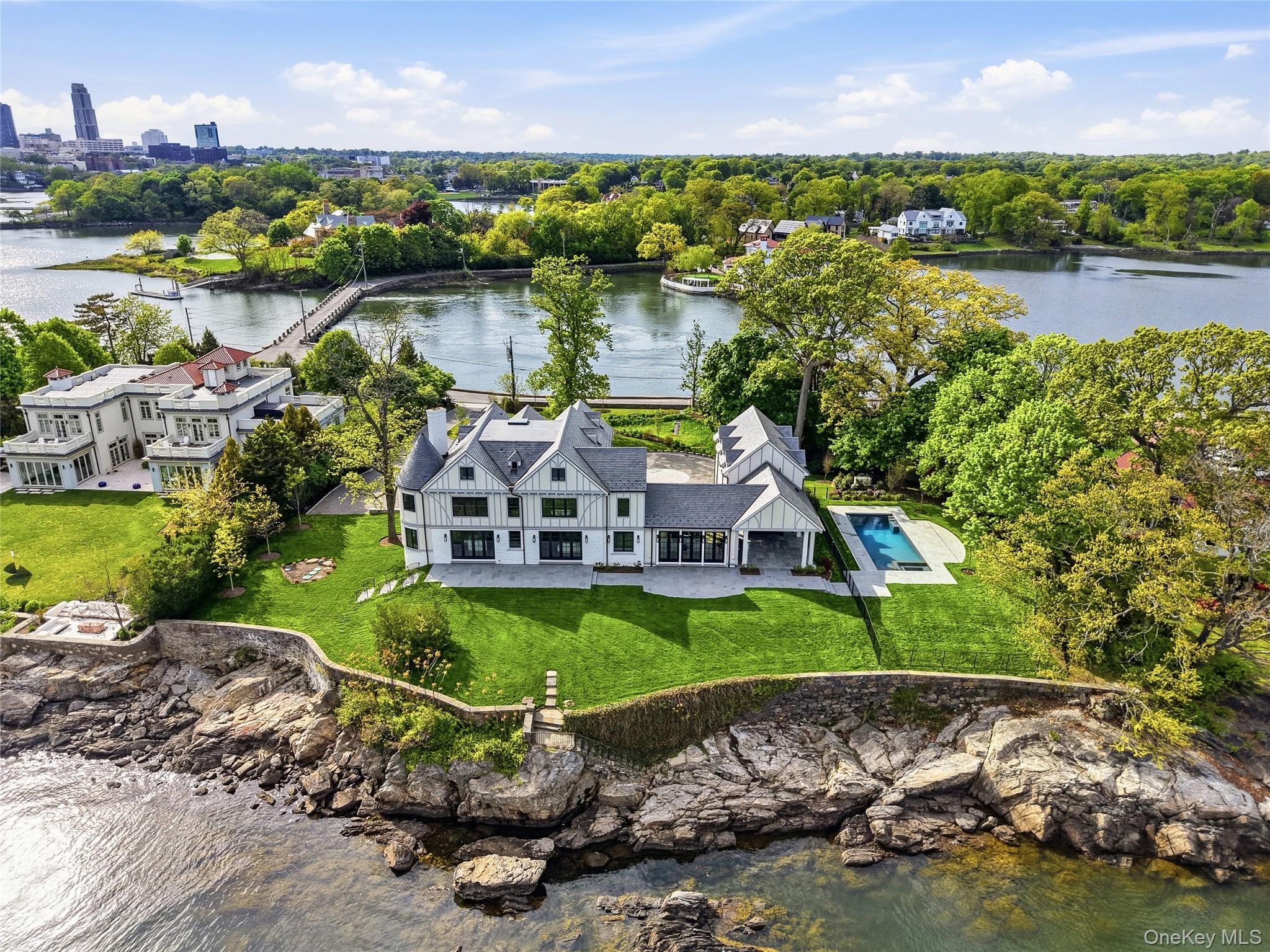104 Premium Point Larchmont, NY 10538 - Photo 39 of 44