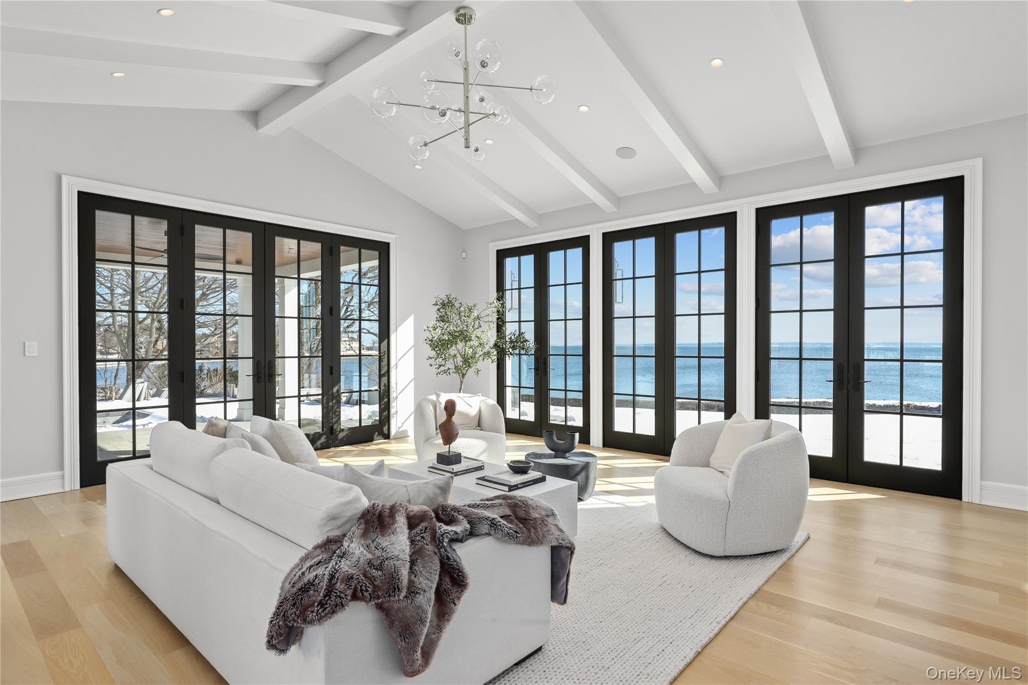 104 Premium Point Larchmont, NY 10538 - Photo 9 of 44