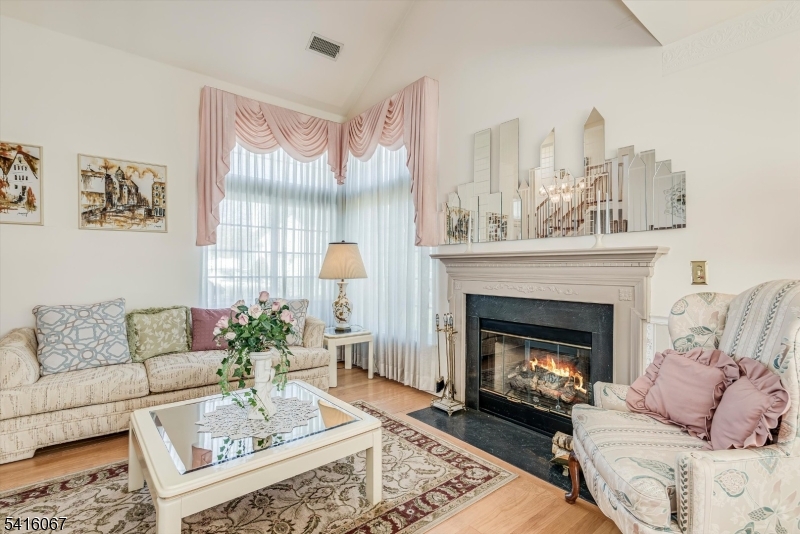 13 Little Doe Run Oak Ridge, NJ 07438 - Photo 8 of 29