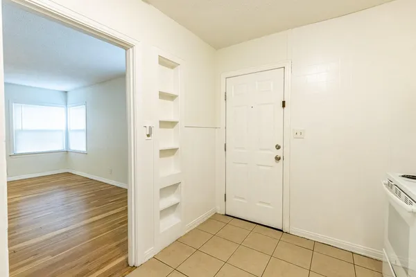 $1,075 | 2120 28th Street, Lubbock, TX 79411