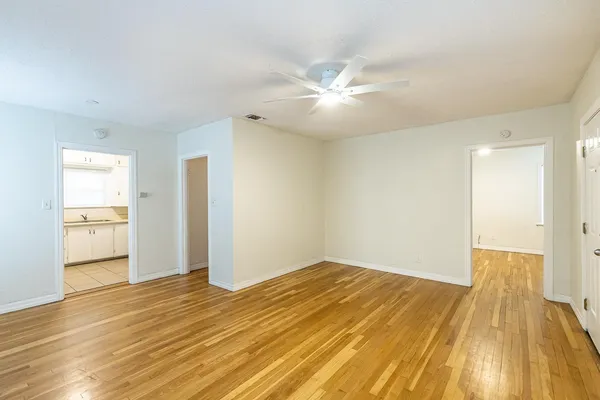 $1,075 | 2120 28th Street, Lubbock, TX 79411
