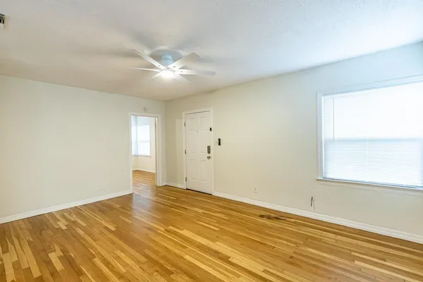 $1,075 | 2120 28th Street, Lubbock, TX 79411
