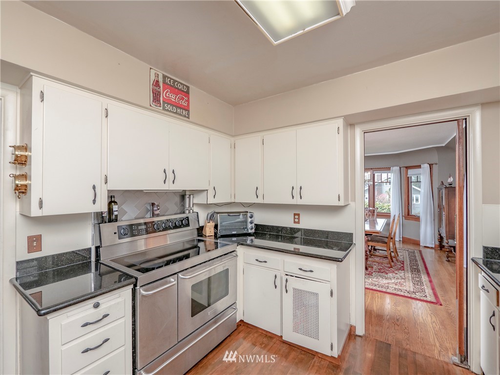 931 Rucker Avenue Everett, WA 98201 - Photo 8 of 25