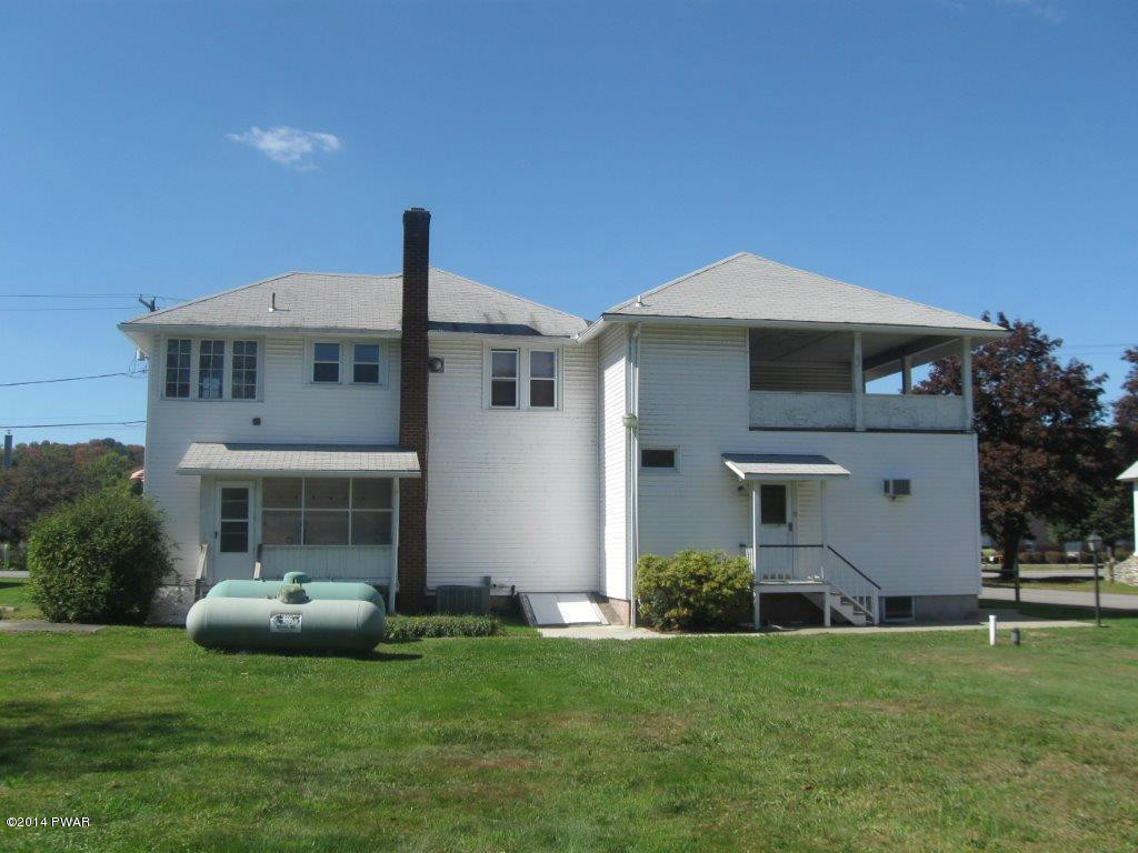 978 Main Street Newfoundland, PA 18445 - Photo 3 of 42