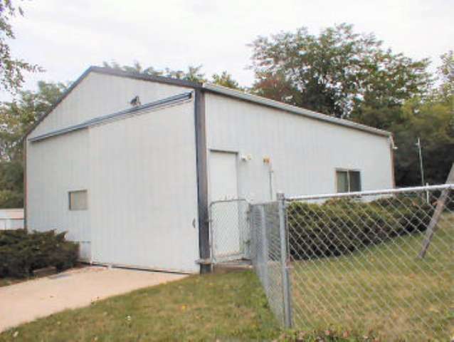 1589 West Fairview Road Freeport, IL 61032 - Photo 2 of 9 Gallery Image 2