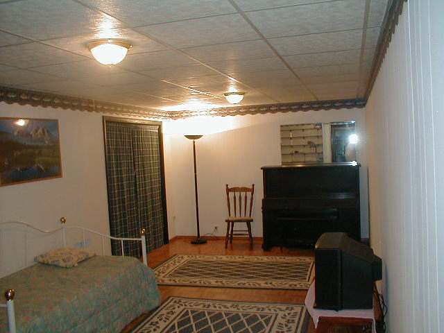 1589 West Fairview Road Freeport, IL 61032 - Photo 7 of 9 Gallery Image 7