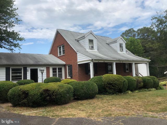7306 Signal Hill Road Manassas, VA 20111 - Photo 2 of 27 Gallery Image 2