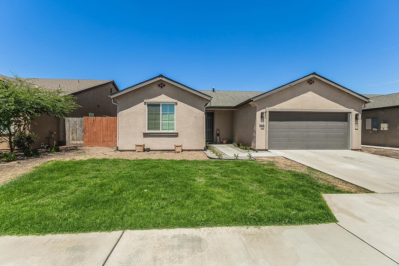 212 Panther Street Reedley, CA 93654 - Photo 2 of 17 Gallery Image 2