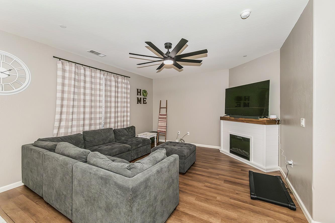 212 Panther Street Reedley, CA 93654 - Photo 5 of 17 Gallery Image 5