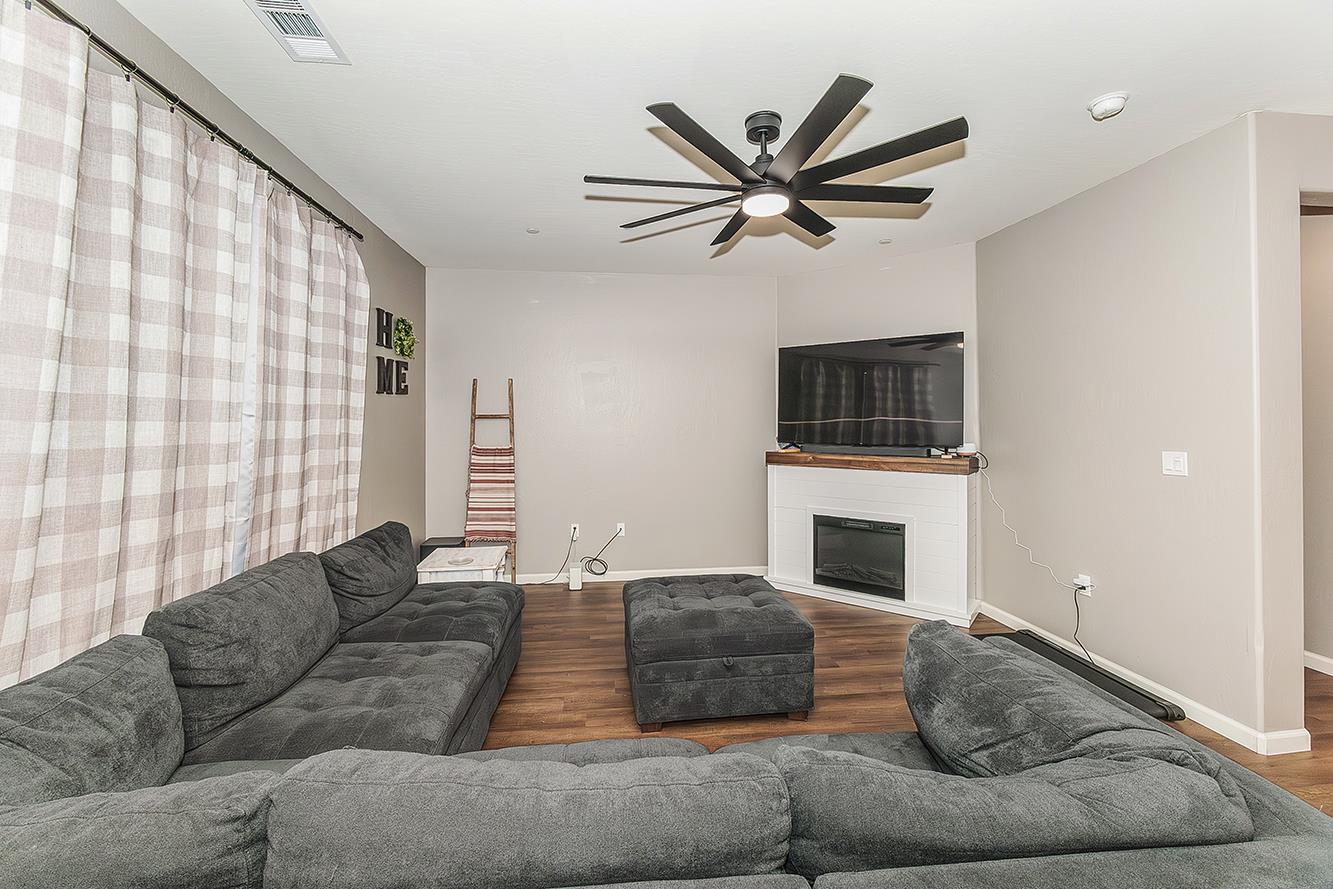 212 Panther Street Reedley, CA 93654 - Photo 6 of 17 Gallery Image 6