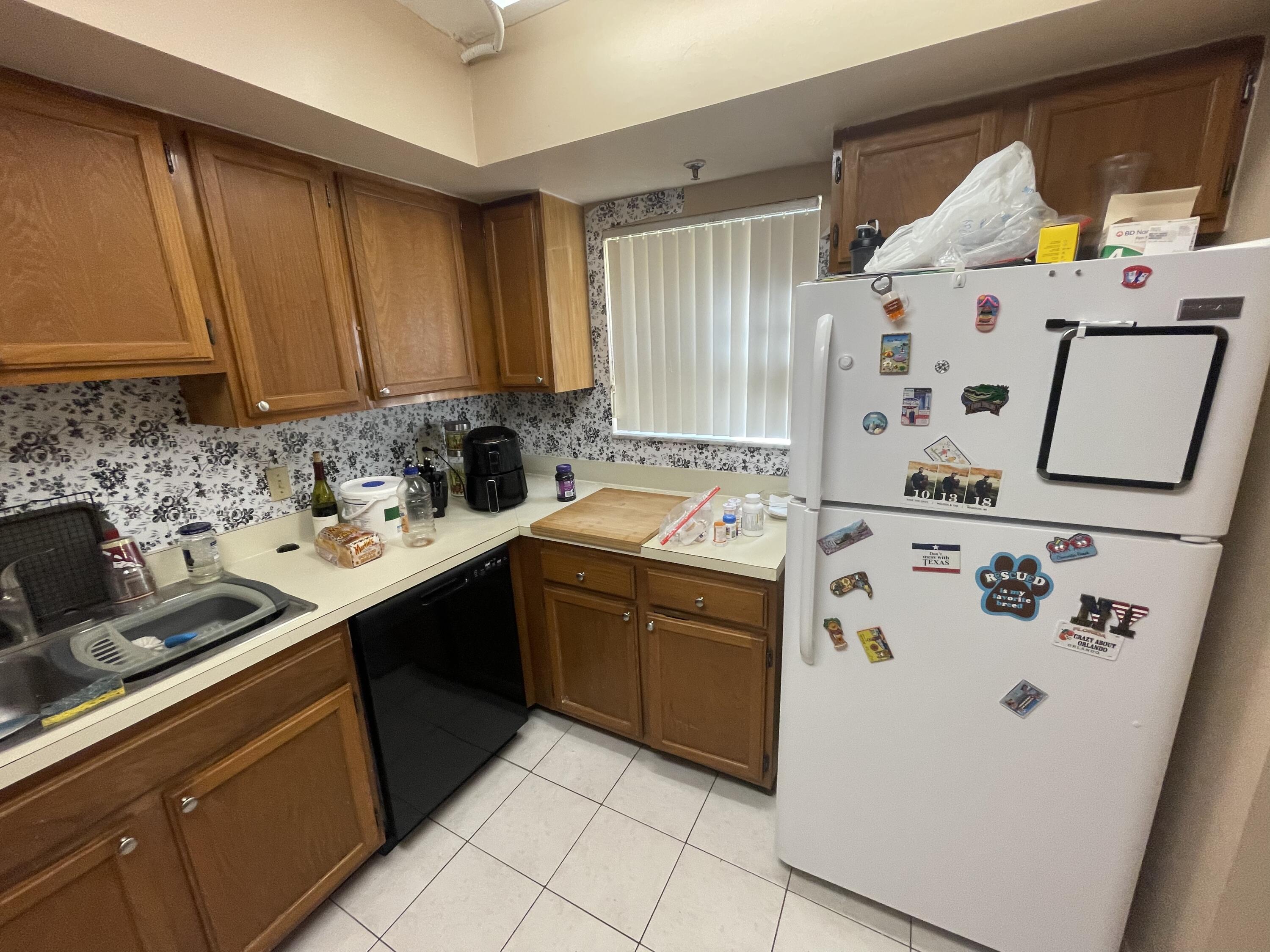 2323 Linton Ridge Circle, Unit D7 Delray Beach, FL 33444 - Photo 3 of 9 IMG_5104