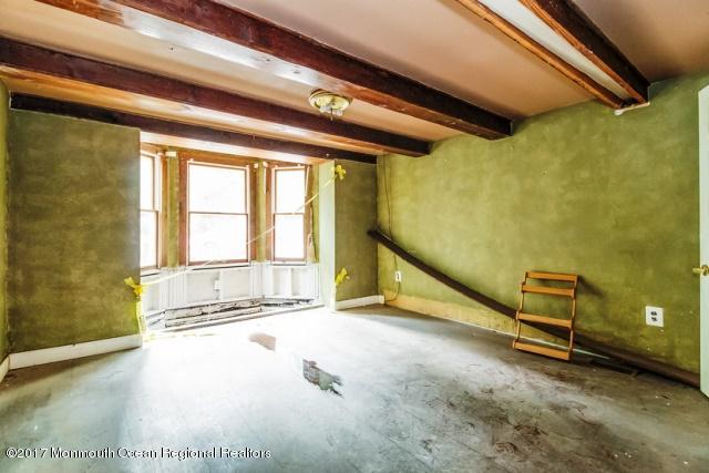 28 Reids Hill Road Morganville, NJ 07751 - Photo 14 of 21 011-4788964-small