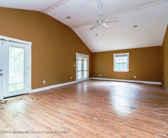28 Reids Hill Road Morganville, NJ 07751 - Photo 10 of 21 006-4788985-small