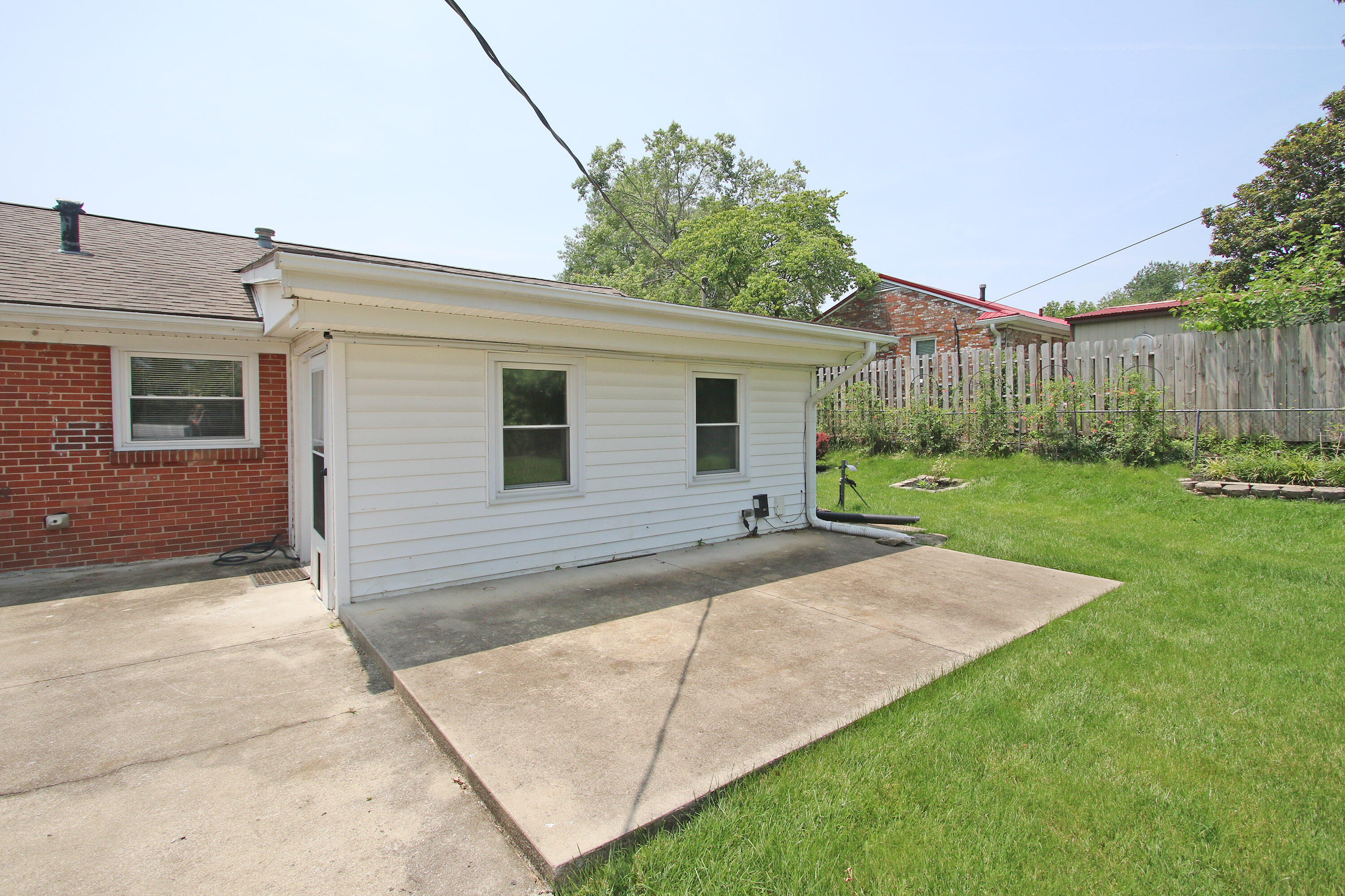 1035 Castleton Way Lexington, KY 40517 - Photo 33 of 44 33