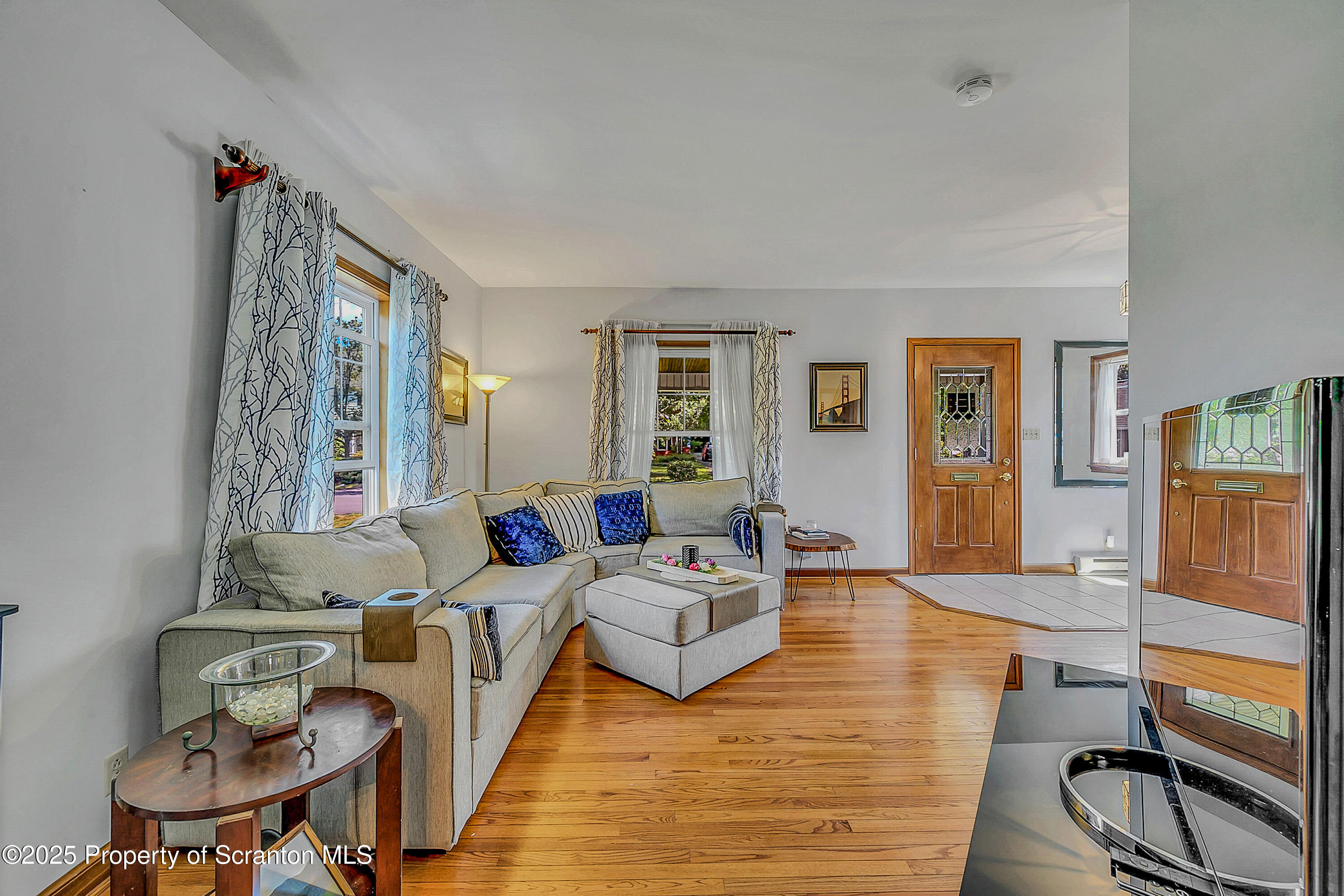 505 Main Avenue Clarks Summit, PA 18411 - Photo 15 of 76 Living Room