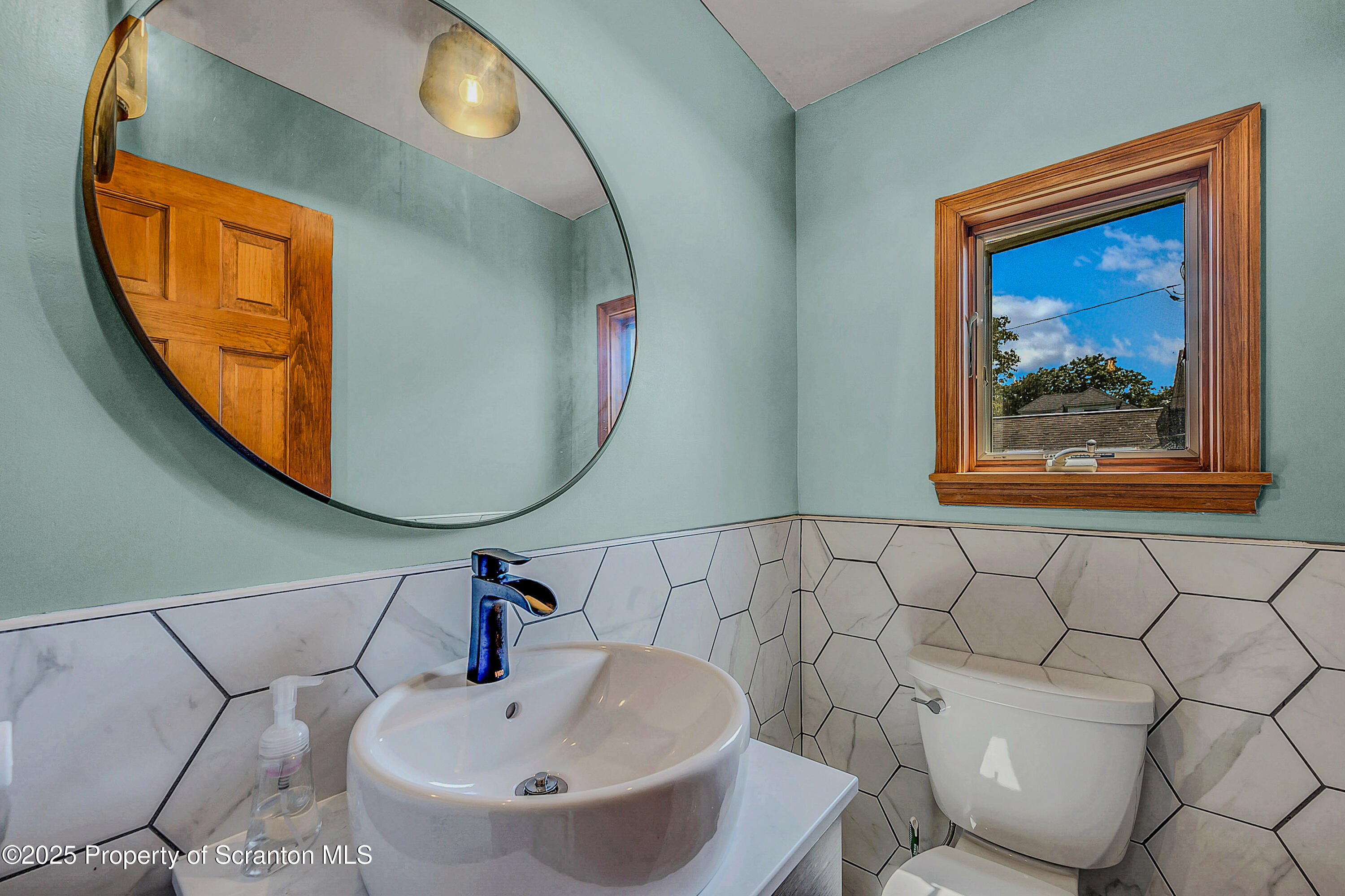 505 Main Avenue Clarks Summit, PA 18411 - Photo 18 of 76 1/2 Bathroom