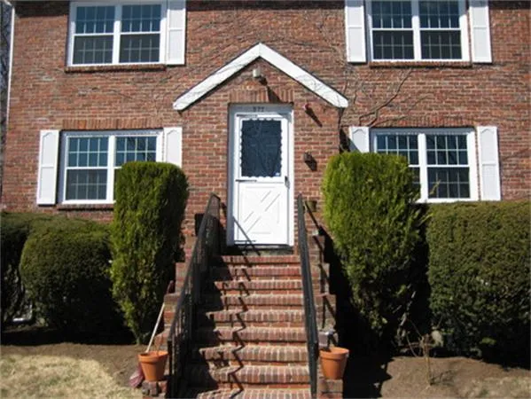 $3,100 | 577 Hammond Street, Unit 2, Brookline, MA 02467