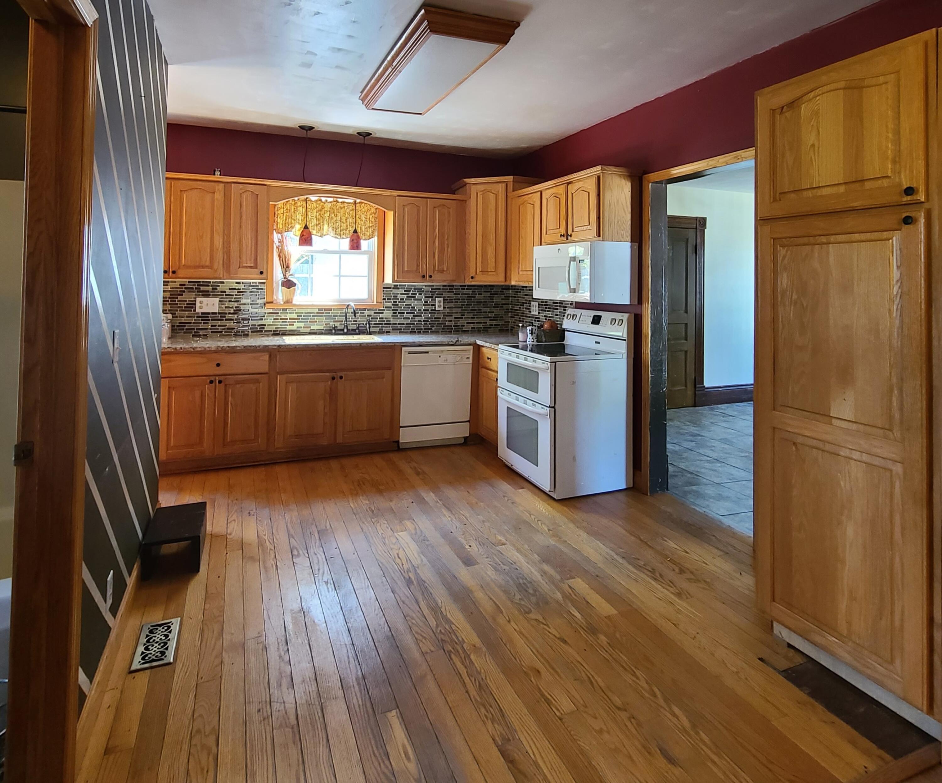 7607 Pendell Road Middleton, MI 48856 - Photo 6 of 47 Kitchen