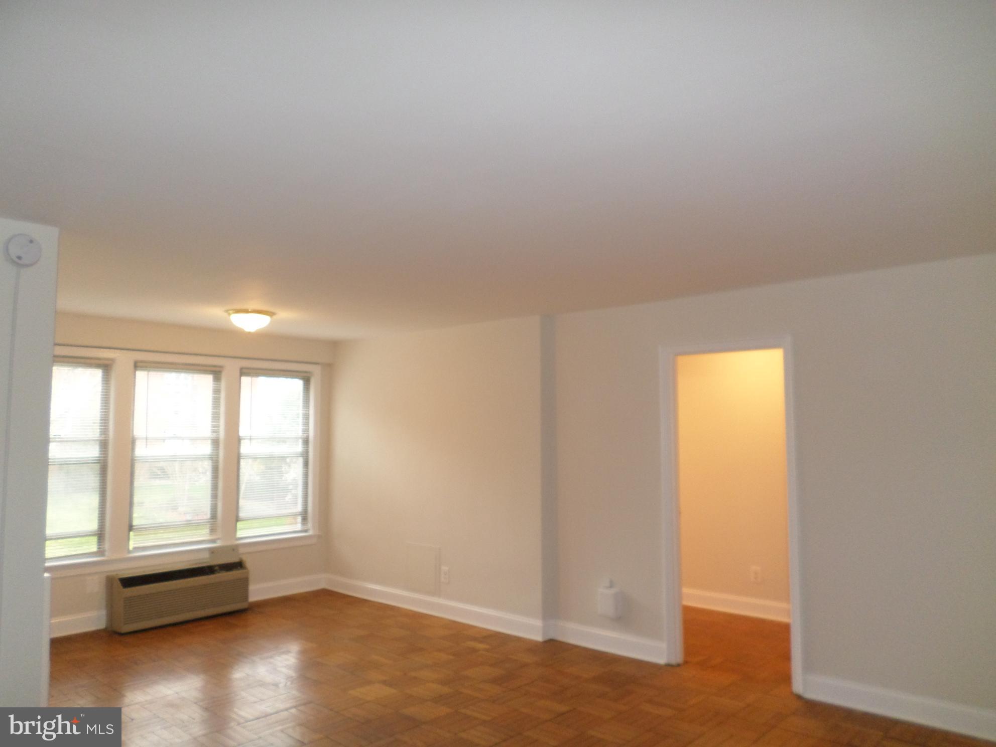 2500 Q Street Northwest, Unit 229 Washington, DC 20007 - Photo 14 of 41 LR to dressing-room