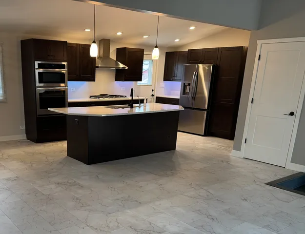 $369,500 | 110 Hickory Lane, Morris, IL 60450