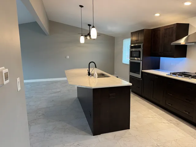 $369,500 | 110 Hickory Lane, Morris, IL 60450