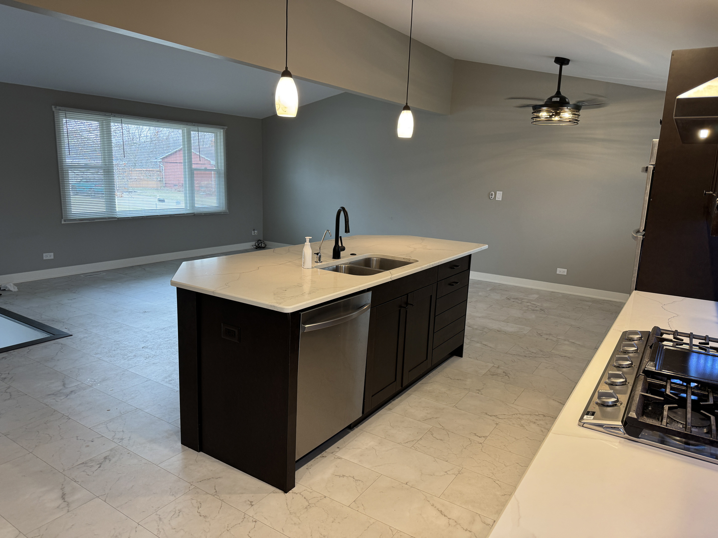 110 Hickory Lane Morris, IL 60450 - Photo 4 of 44