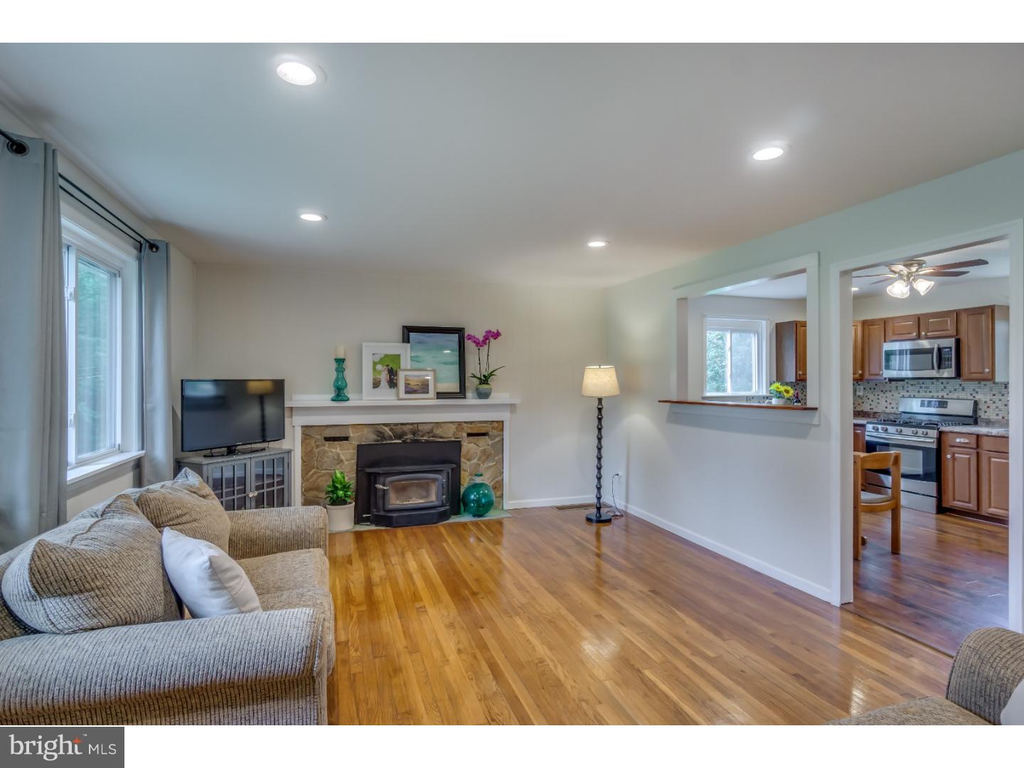 1550 Broad Run Road Downingtown, PA 19335 - Photo 8 of 25 Living Room