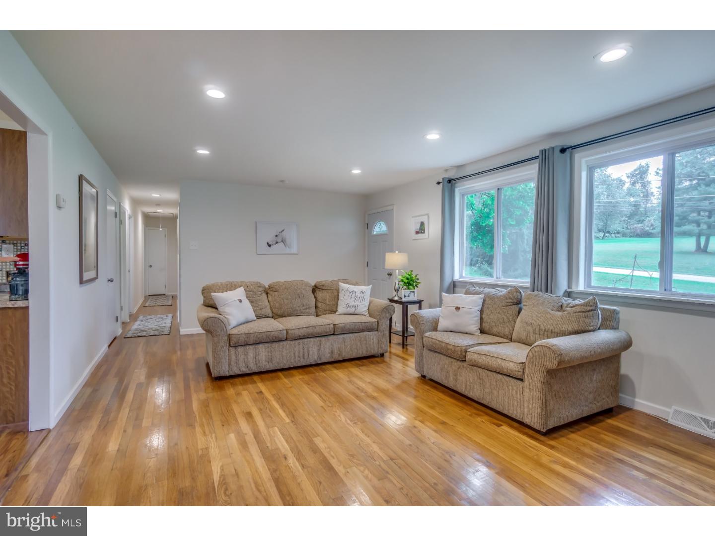 1550 Broad Run Road Downingtown, PA 19335 - Photo 10 of 25 Living Room