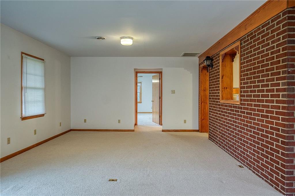 112 Rothen Avenue Butler, PA 16001 - Photo 10 of 24 Gallery Image 10