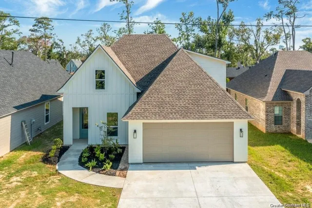 $259,900 | 2121 Aubrianna Lane, Sulphur, LA 70663