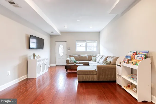 $269,900 | 542 South Lehigh Street, Baltimore, MD 21224