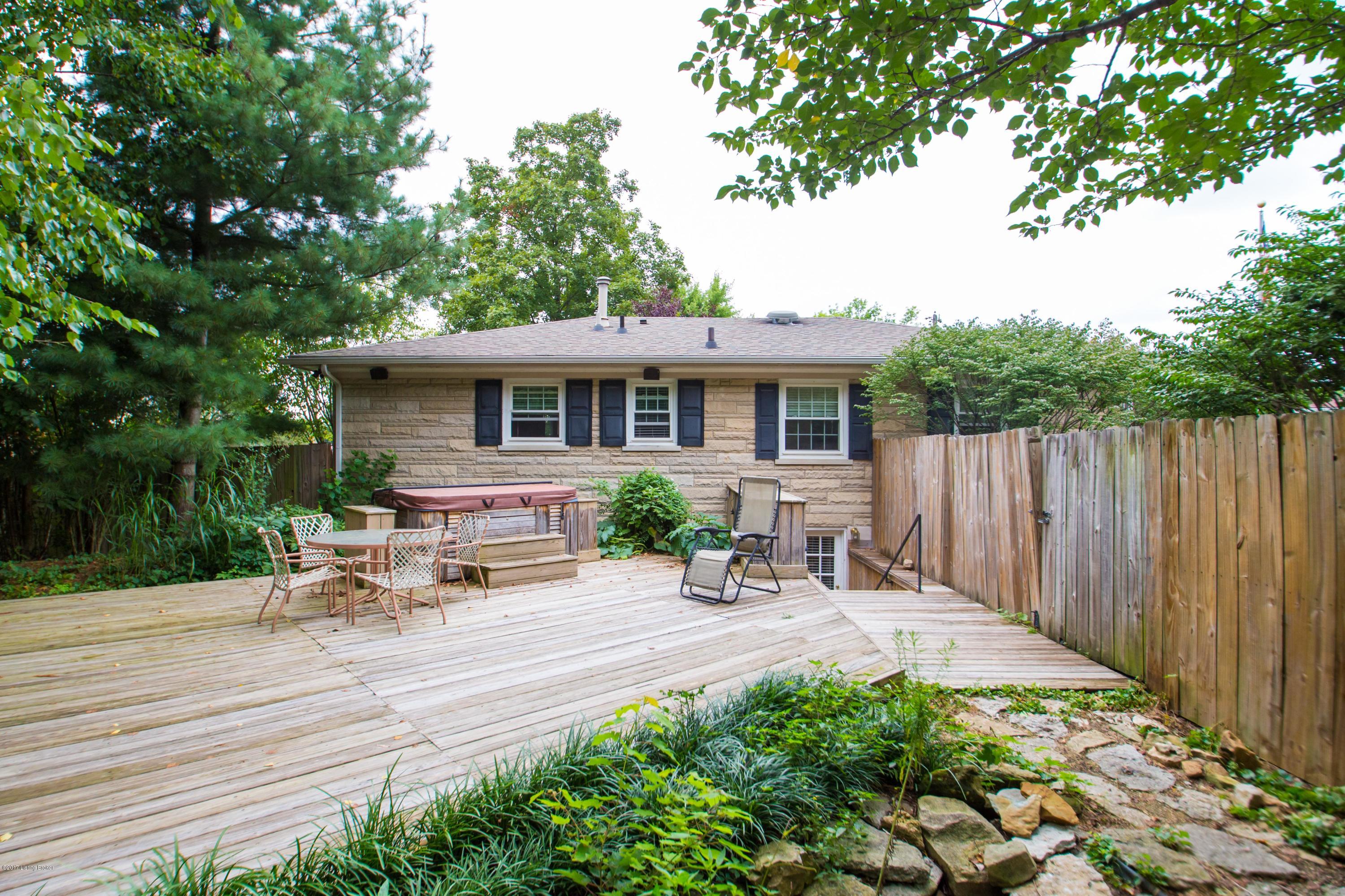 127 Buttercup Road Louisville, KY 40218 - Photo 42 of 51 127_Buttercup_Rd-66