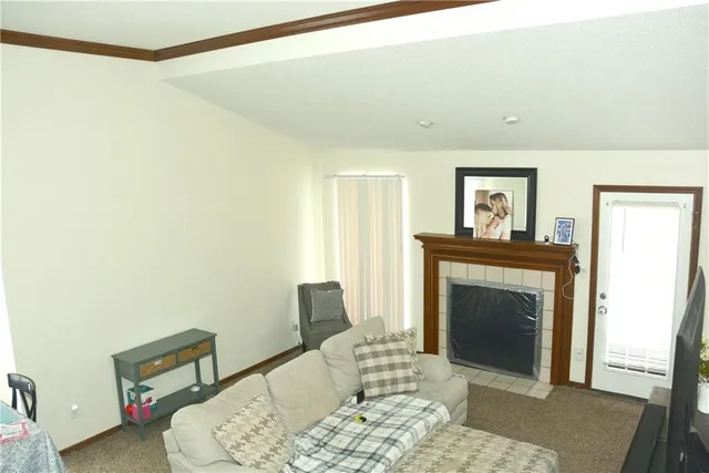 $425,000 | 1103 Northwest Porter Court, Blue Springs, MO 64015