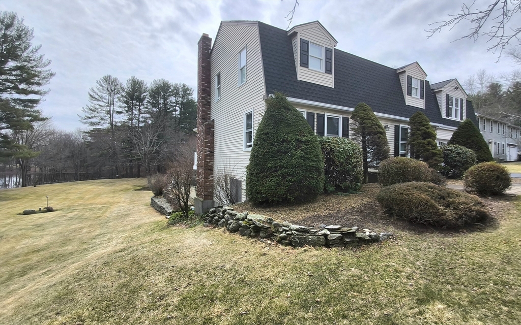154 Dudley Oxford Road Dudley, MA 01571 - Photo 2 of 42