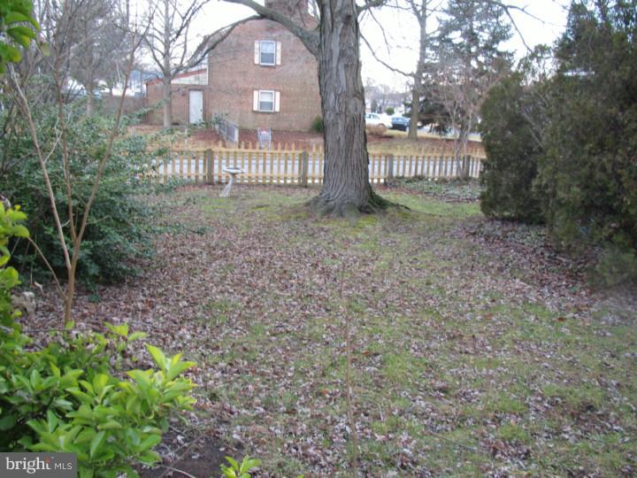 1800 Winding Way Clementon, NJ 08021 - Photo 15 of 23 Back Yard