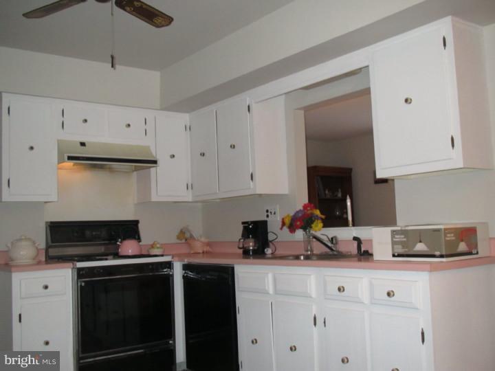 1800 Winding Way Clementon, NJ 08021 - Photo 18 of 23 Kitchen