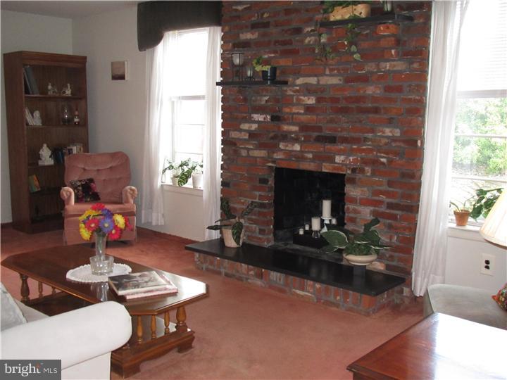 1800 Winding Way Clementon, NJ 08021 - Photo 4 of 23 Family Room