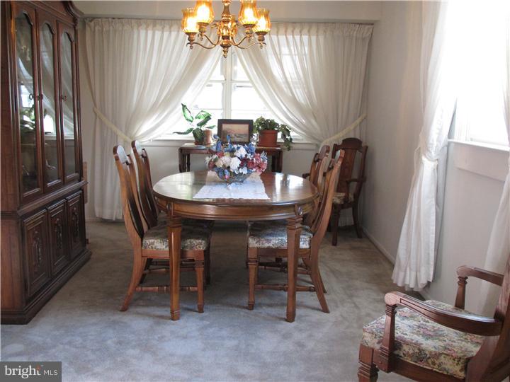 1800 Winding Way Clementon, NJ 08021 - Photo 7 of 23 Dining Room