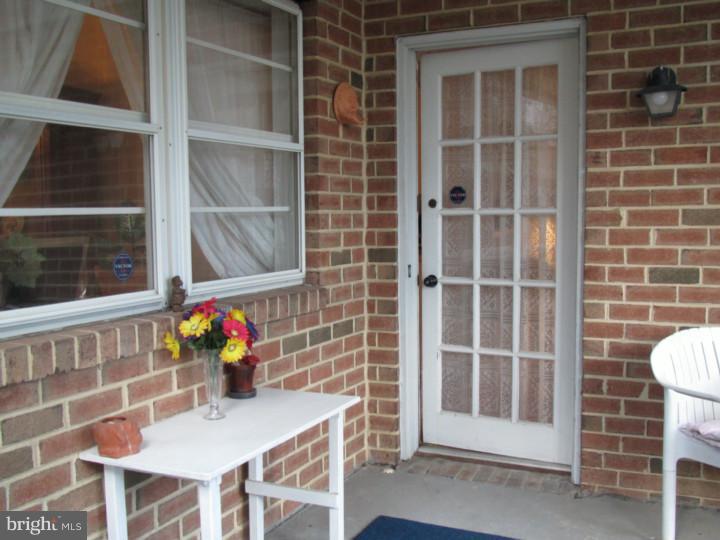 1800 Winding Way Clementon, NJ 08021 - Photo 8 of 23 Sun Room