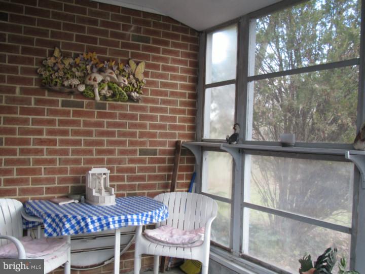 1800 Winding Way Clementon, NJ 08021 - Photo 9 of 23 Sun Room