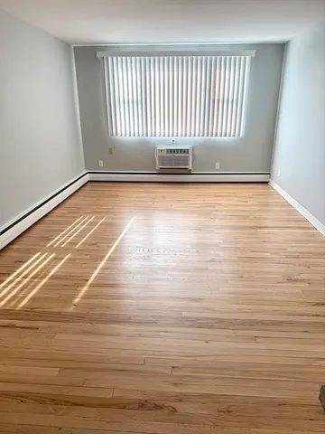 $2,300 | 39 Carey Avenue, Unit 5, Watertown, MA 02472